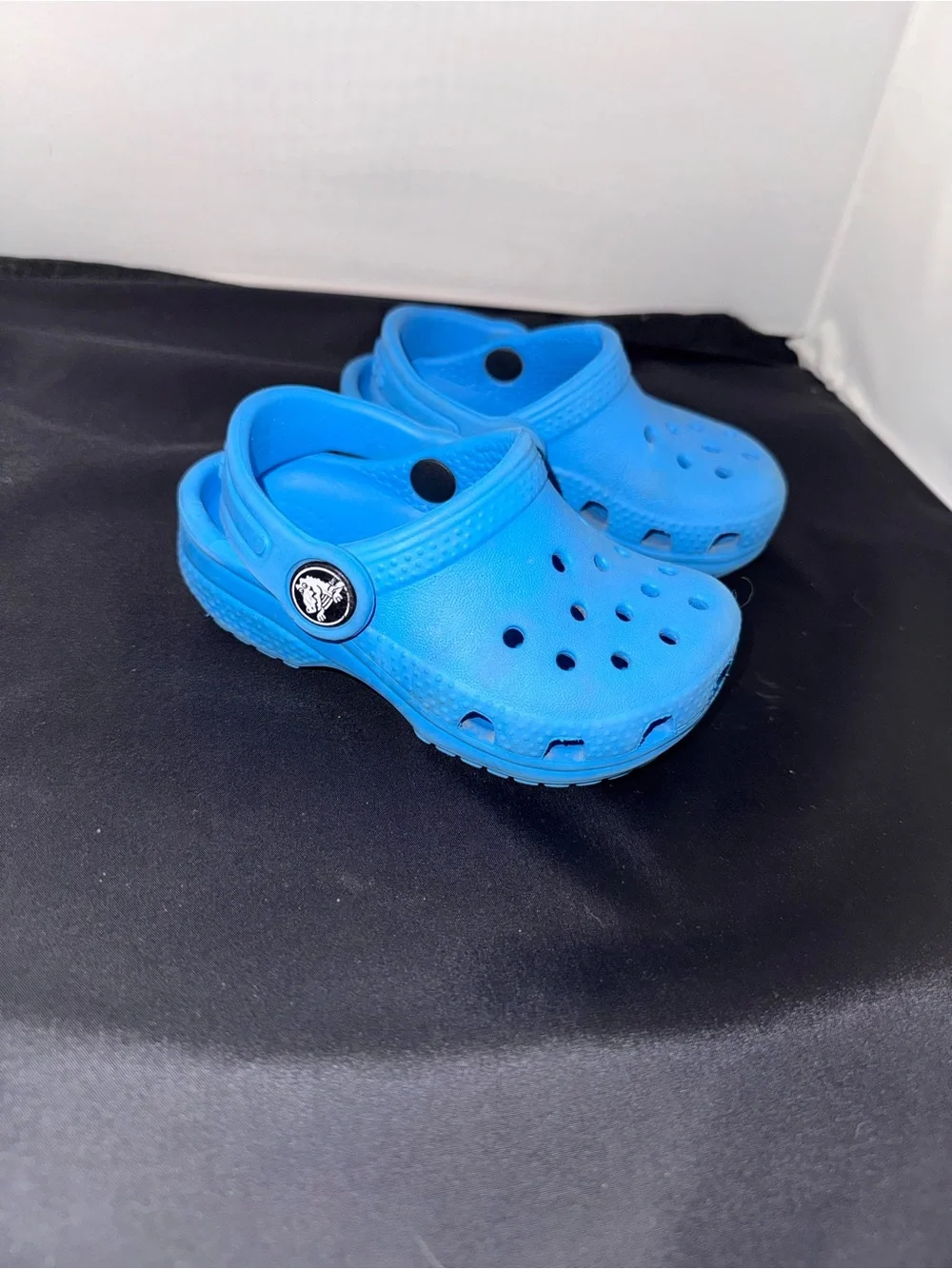 CROCS Kids Classic Clog in Bright Blue